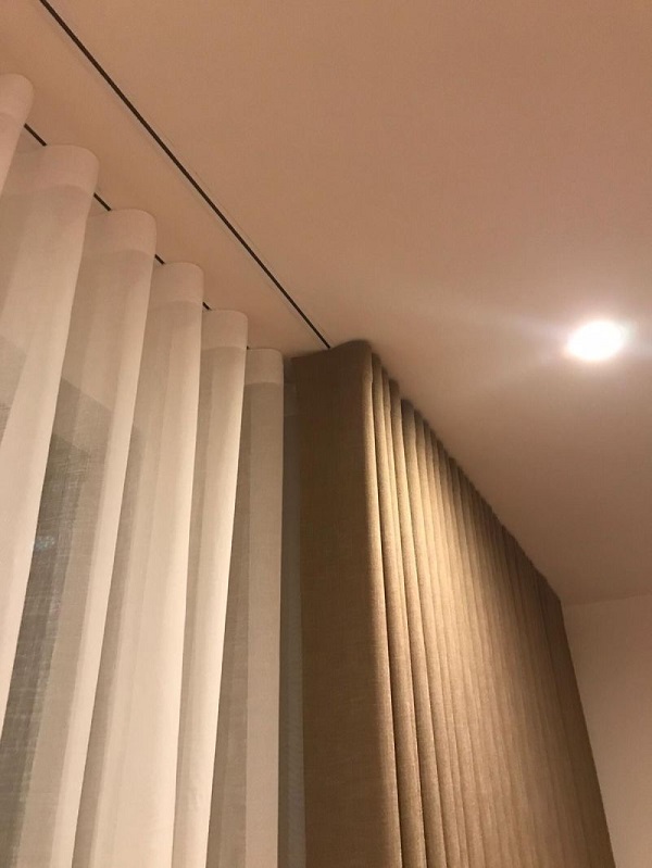 curtain track in ceiling
